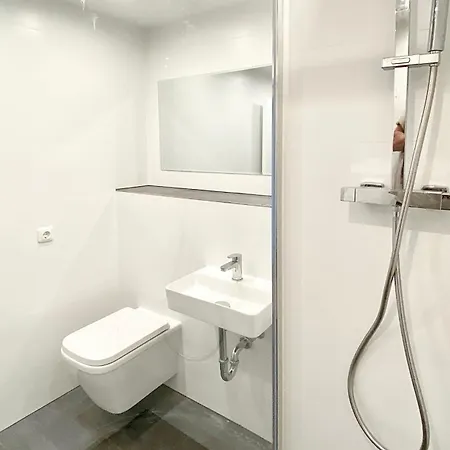 Domspitzen-Blick, Cooles 2 Zimmer Apt Mit Indoor-Swimmingpool Auf Dem Dach, Kueche Und Smart-Tv Cologne Exterior photo